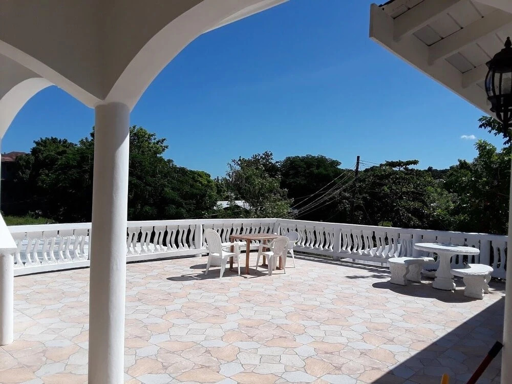 Dela de-Rose Guest House negril Jamaica