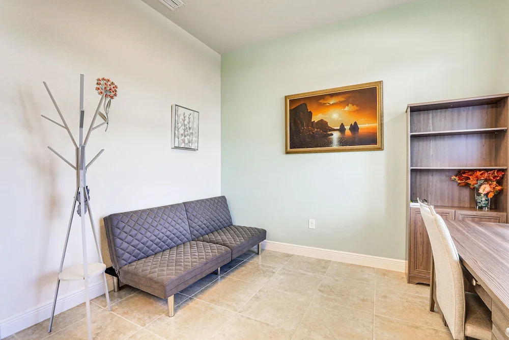 Modern Canalfront Home in Rotonda West w Lanai