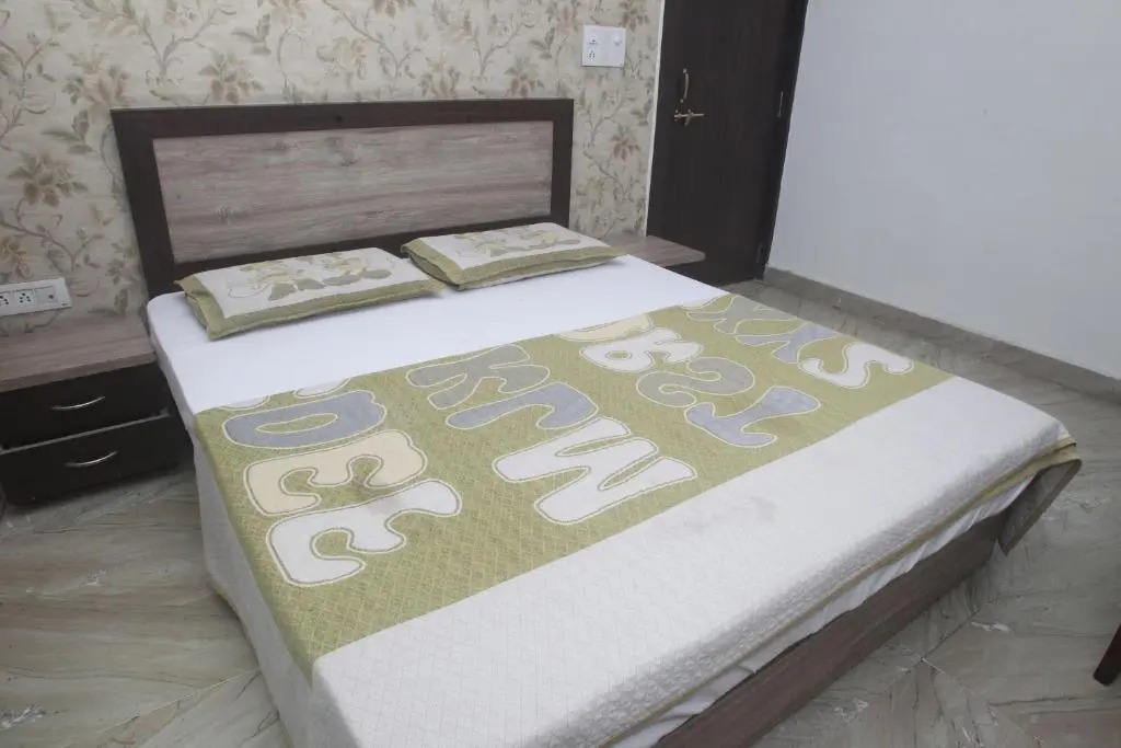 Alakhnanda Guest House