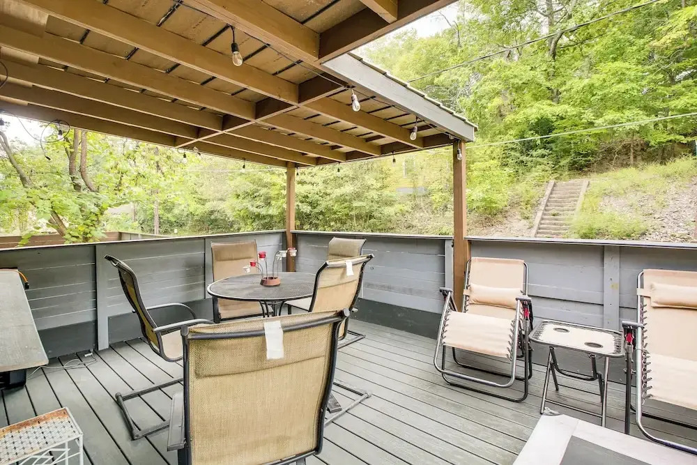 Walk to Bathhouse Row: Dog-friendly Home!