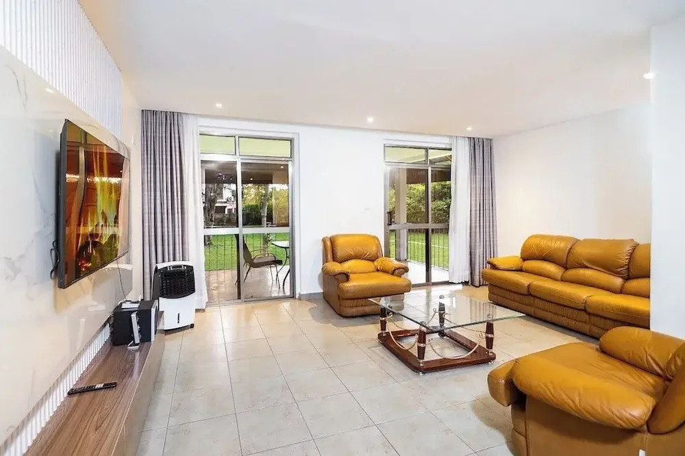 Harrys Kisumu Oasis