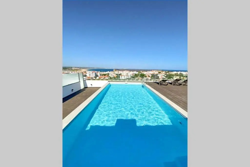 Bay View One, Stunning 3 bed condo with sea view & rooftop pool
