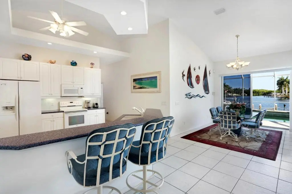 Villa Dolphin