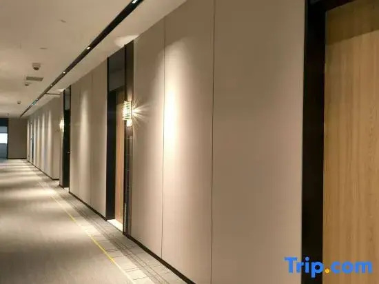Home Inn Select Hotel (Shanghai Tongji Hospital Zhidang Road Branch)