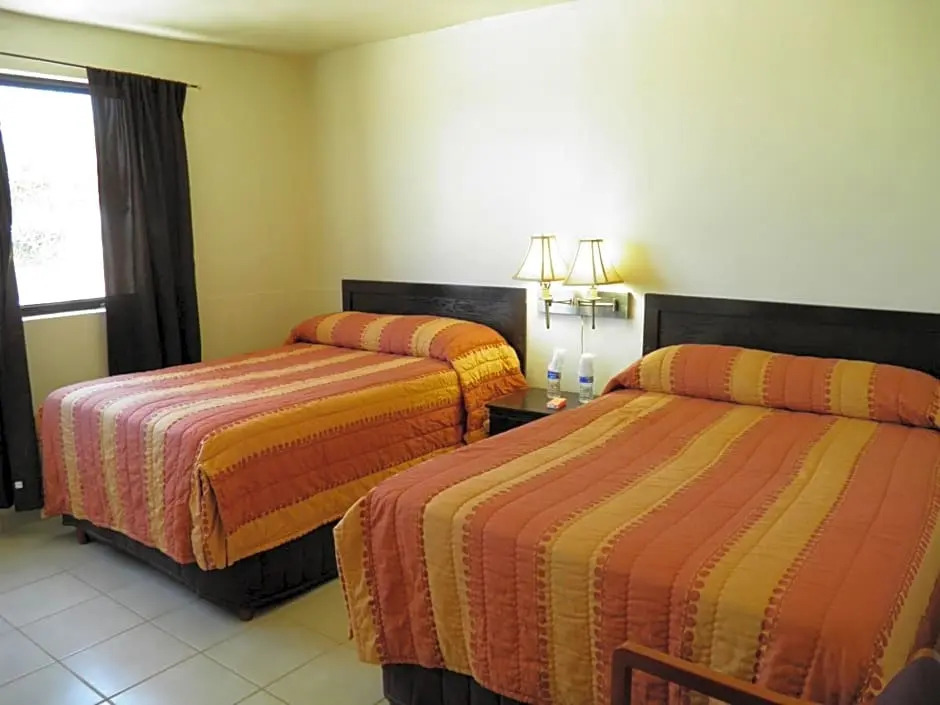 #33 Bungalow Seaside Hotel & Victors RV Park