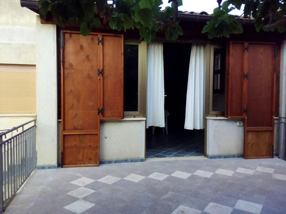 House With 3 Bedrooms in Tre Fontane, With Enclosed Garden - 200 m Fro