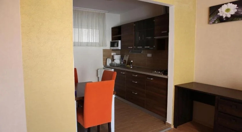 1000 Home Apartments