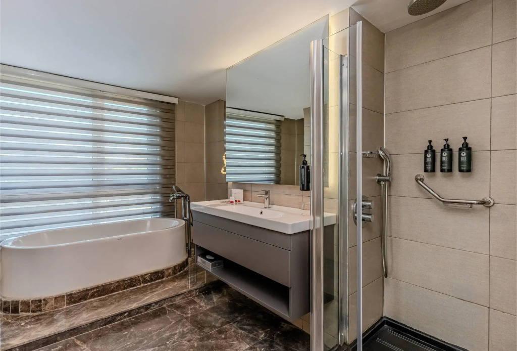 Ramada Plaza By Wyndham Izmir