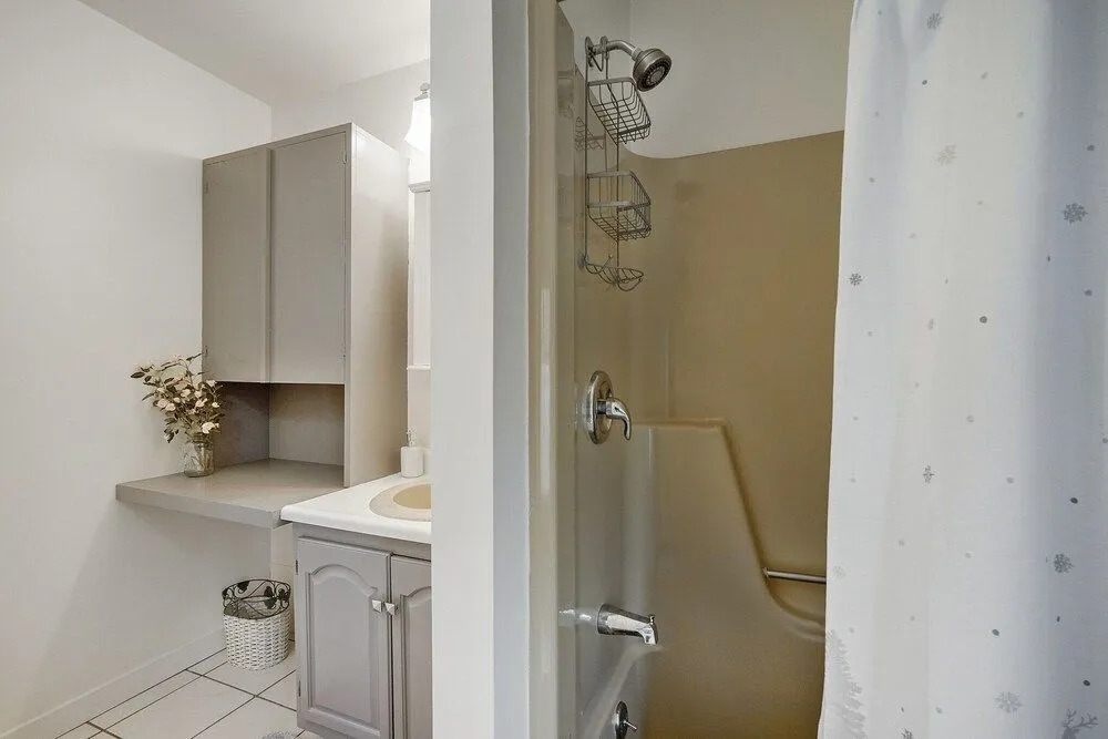 Killington Mountain Home! HotTub & 5 min to Skiing! 3 Bedroom Home by RedAwning