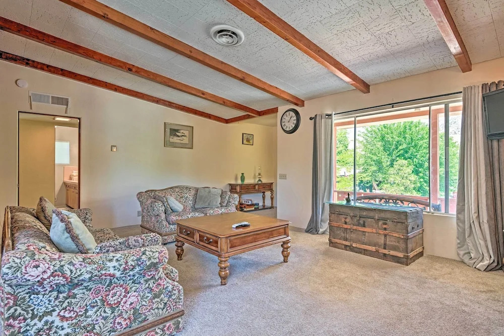 Scenic Kernville Home - Walk to Downtown & River!