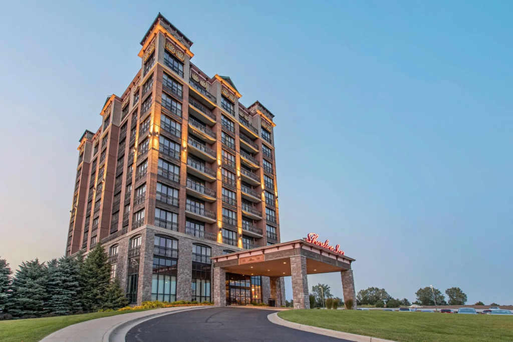 Shoreline Inn & Conference Center, an Ascend Collection Hotel