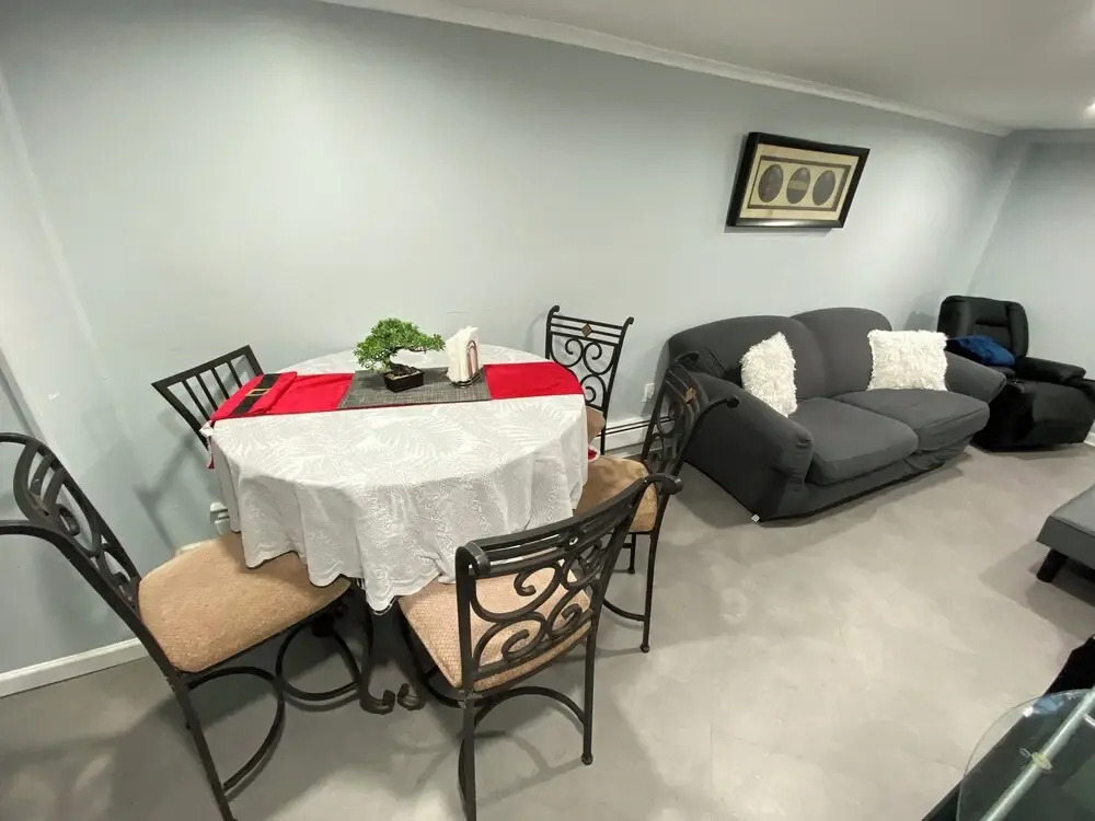 Nice one bedroom apartment at 15 minutes to New York excellent bus transportation