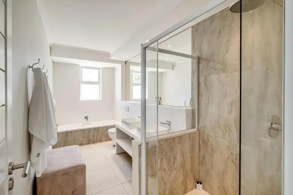 Camps Bay Villa w Views Pool Sapphire Tide Retreat