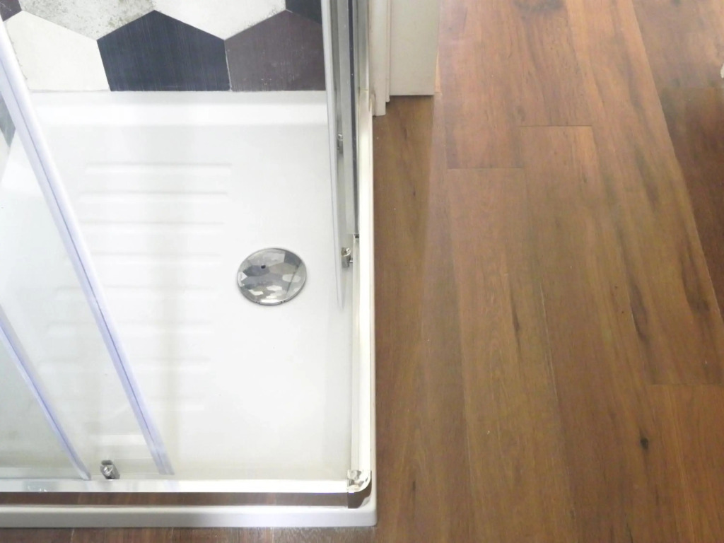 LINE-UP Apartment