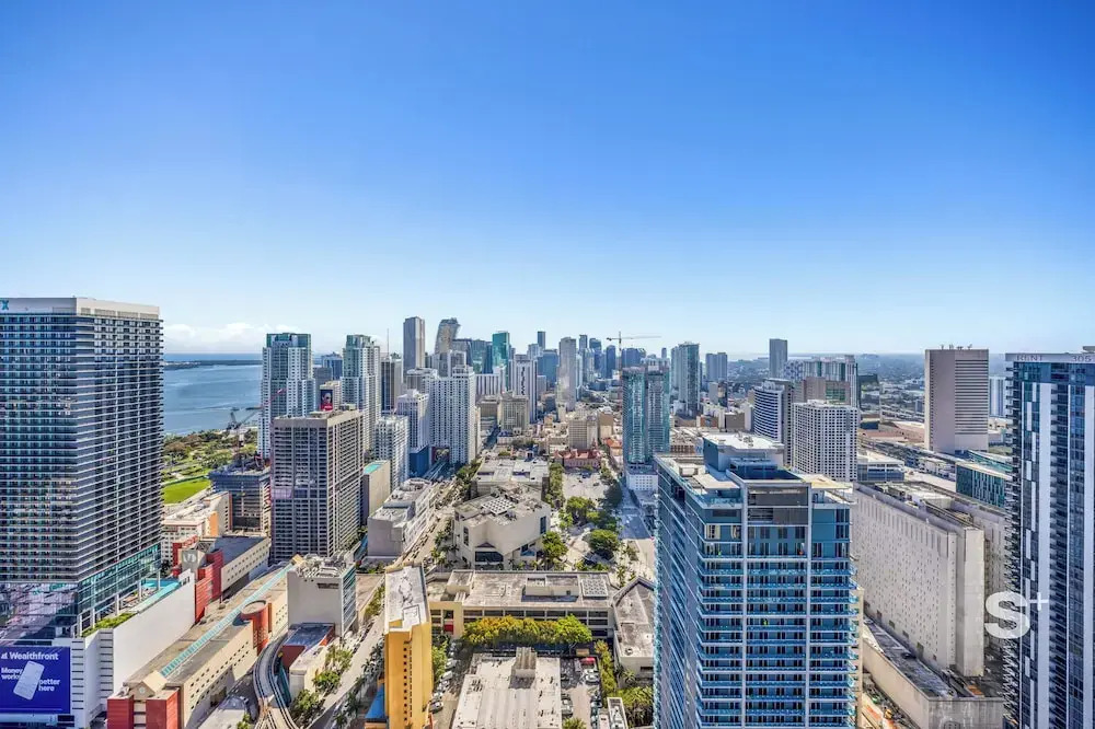 Sky High Stay Sleek Studio in Miami