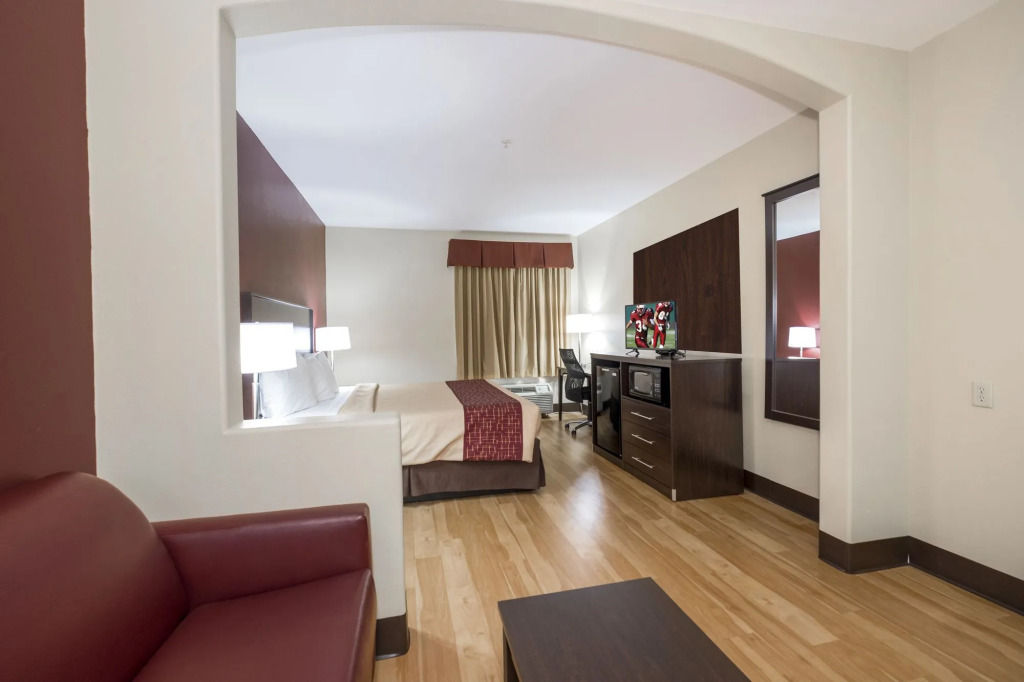 Red Roof Inn & Suites Lake Charles