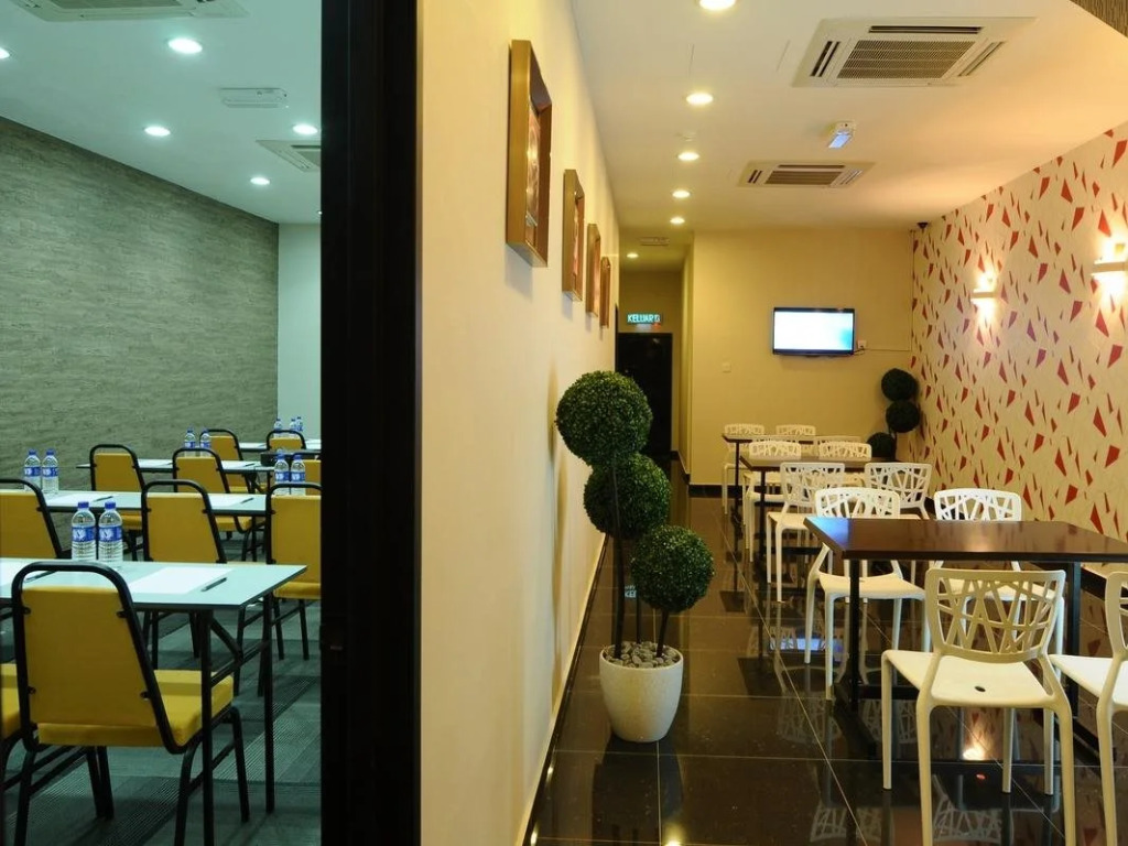 V3 Hotel Taman Gaya