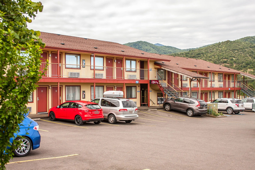 Ashland Valley Inn