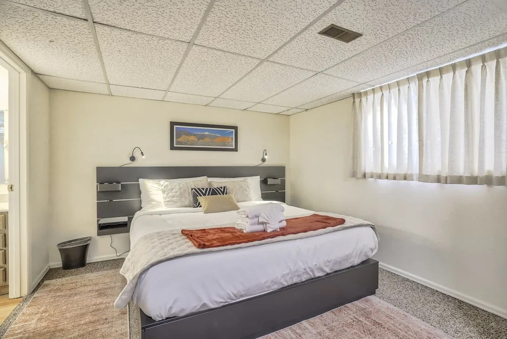 4BR Central Location & Near Parks!