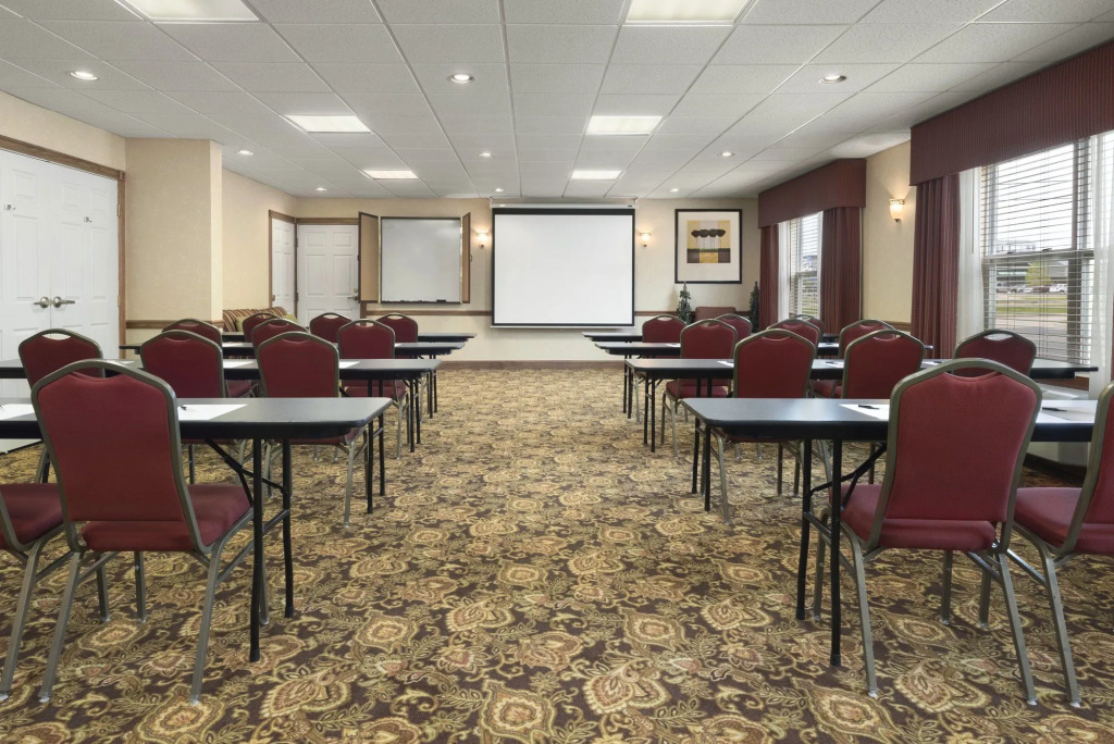 Country Inn & Suites by Radisson, Stevens Point, WI