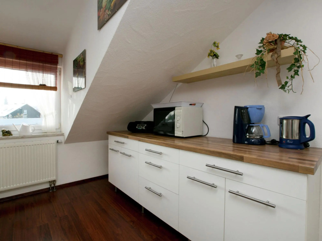 Sunny Terrace Apartment