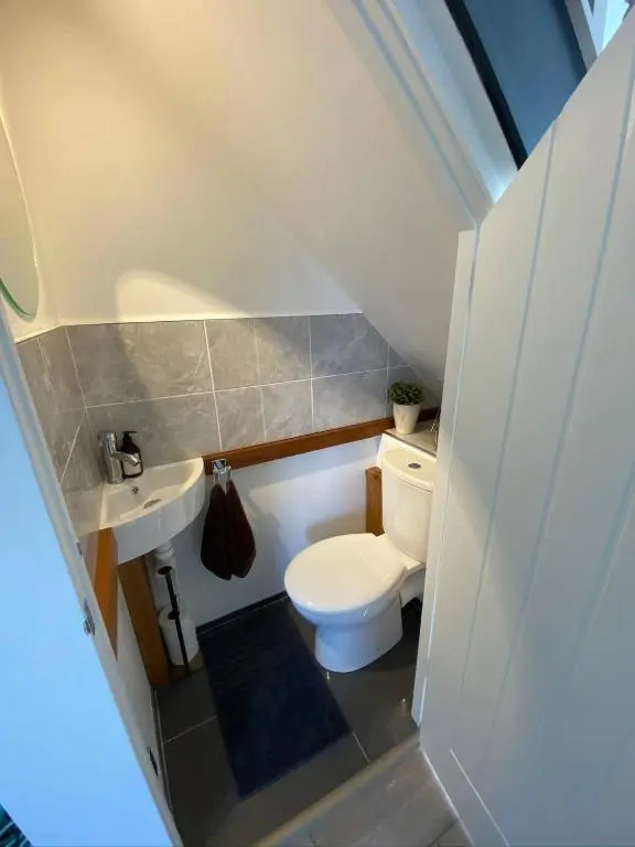 Luxury Home with Secret Garden and Free Parking