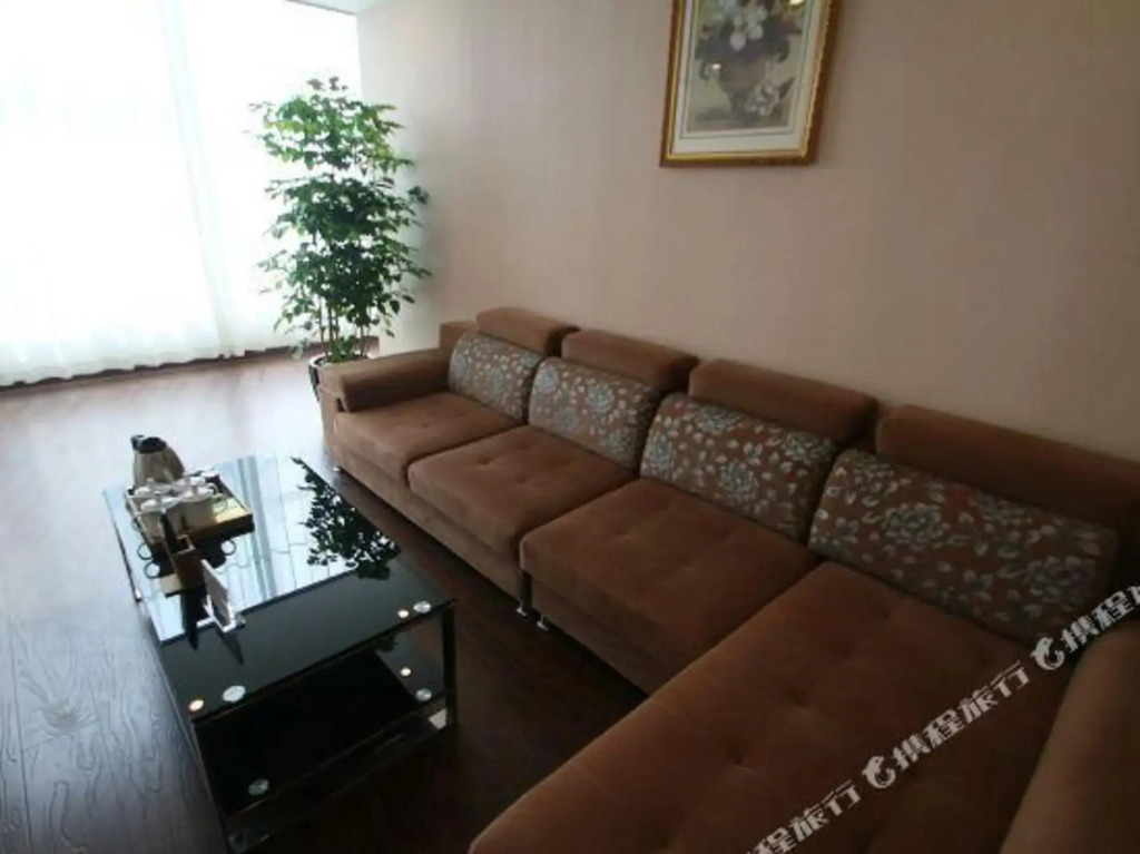 U-FREE Hotel (Jiading Jialuo Road)