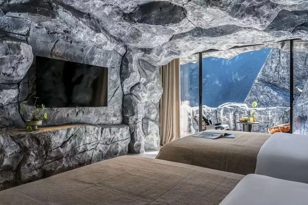 Moye Cliff Luxury Resort
