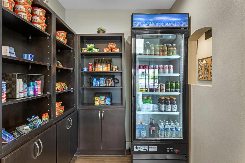 Best Western Plus Bay City Inn & Suites