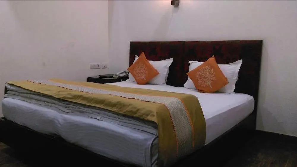 Aadhar Hotel