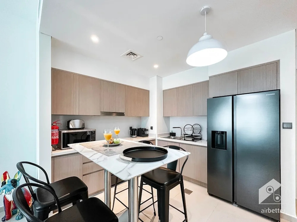 Luxurious 2B with Breathtaking Views Downtown