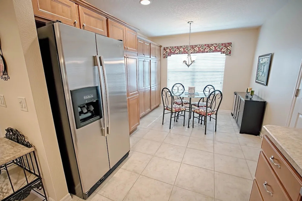 Enisgrove Way Home 3 Bedroom by The VIR Group