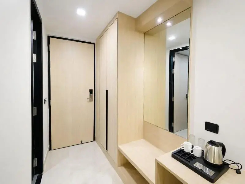Hotel Holiday Grand Near Expo Mart