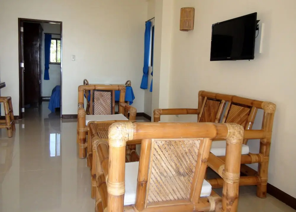 Squares Cafe and Apartments