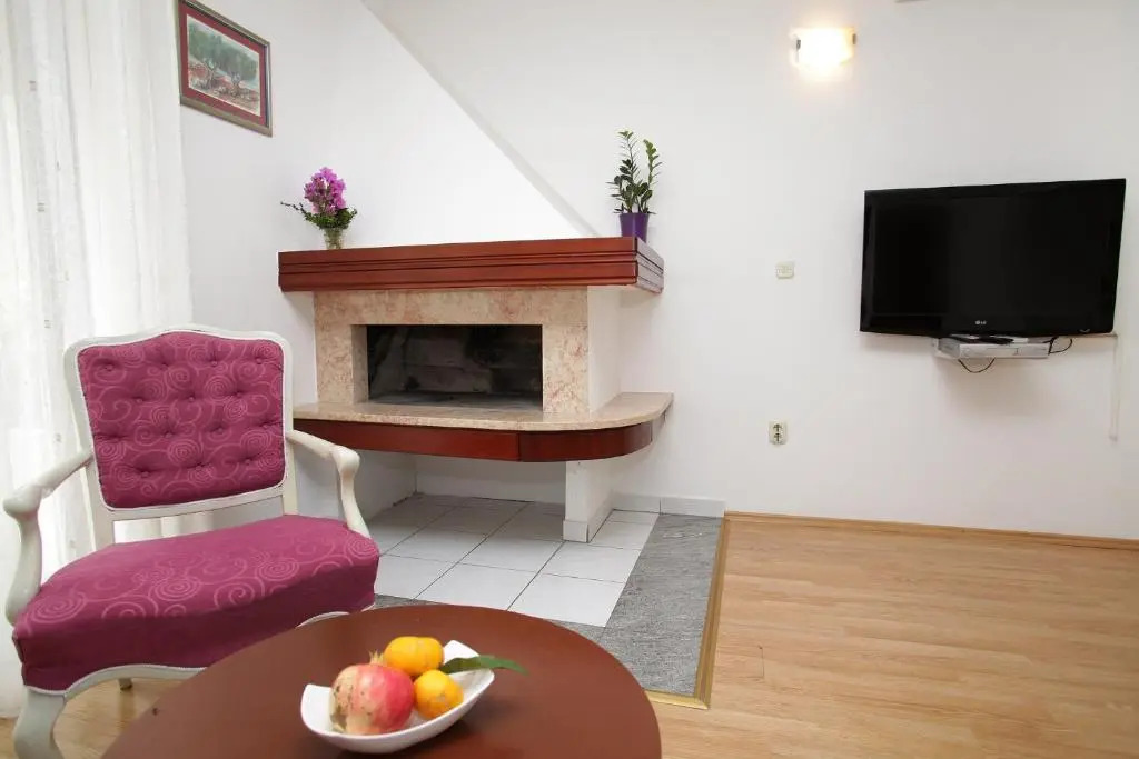 Apartment Natali - 5M from beach