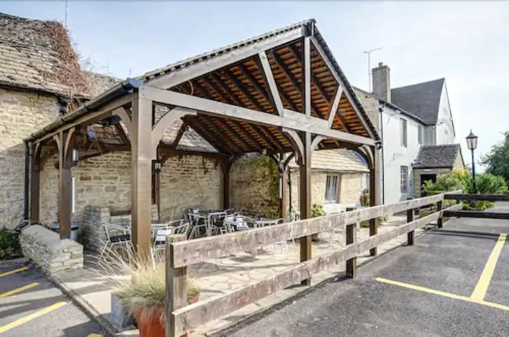 Thames Head Inn