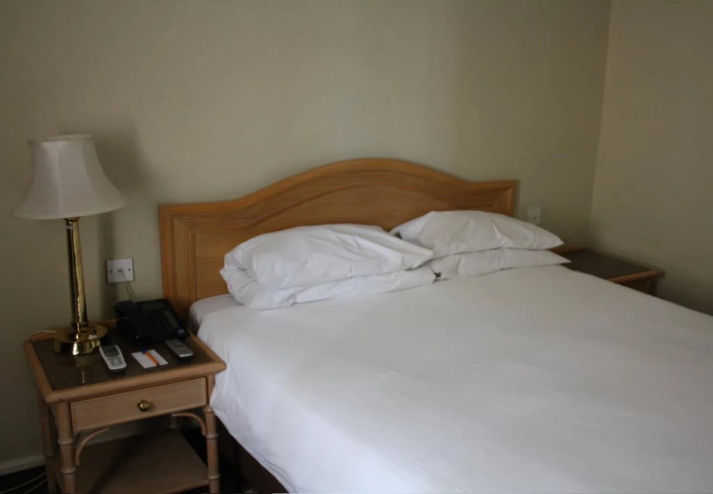 Cresta Jameson Hotel