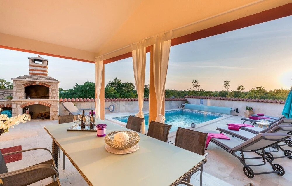 Awesome Home in Sarici With Outdoor Swimming Pool, Wifi and 4 Bedrooms