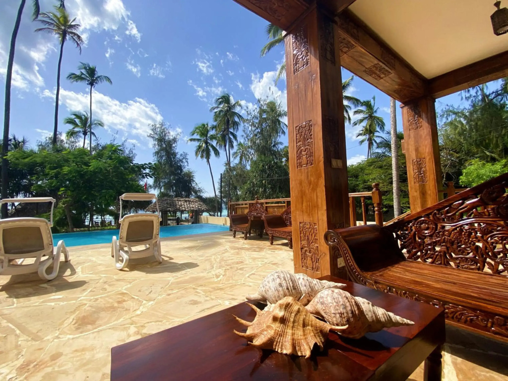 Cast Away Residence