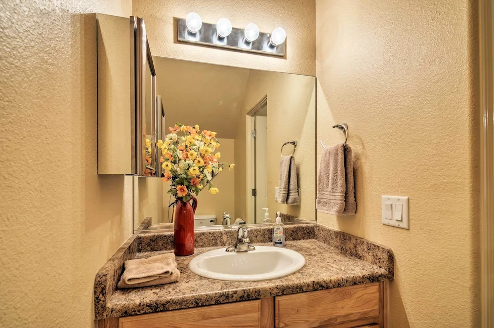 Kanab Condo w/ Pool & AC < 1 Mi to Attractions!