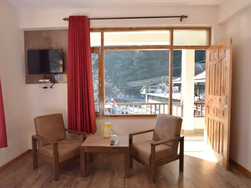 Hotel Rising Star Near To Mall Road #BudgetFriendly #BigRooms #Garden #Bonfire #Parking #ForestView #MountainView