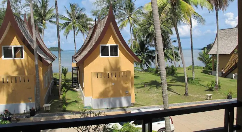 Sunrise Beach Villa