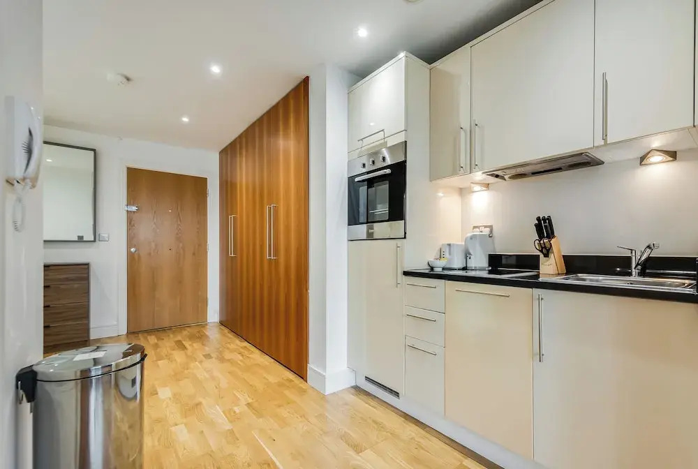 Two Bedroom Apartment in Canary Wharf