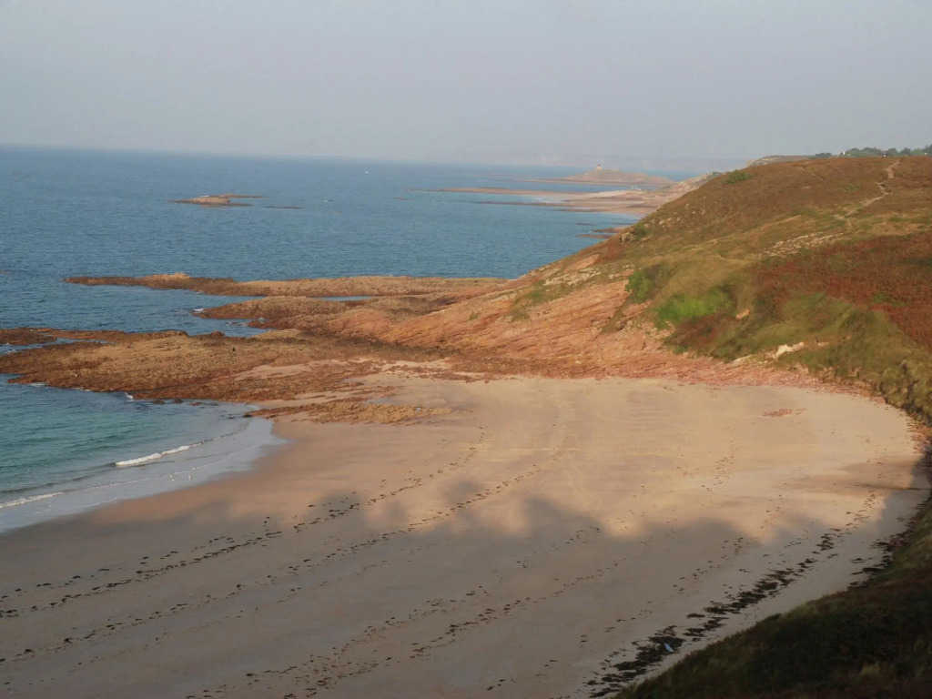 Comfortable holiday home in Brittany near the sea