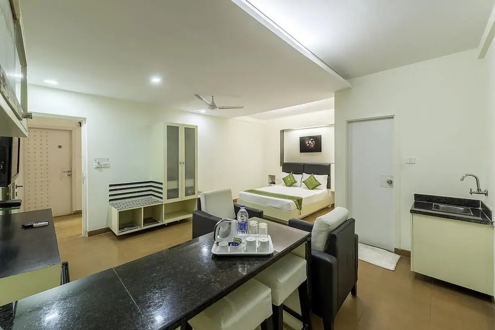 FabHotel Upstream