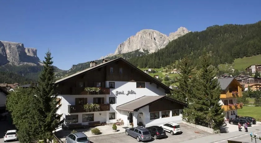 Adria Garni B&B Residence Corvara