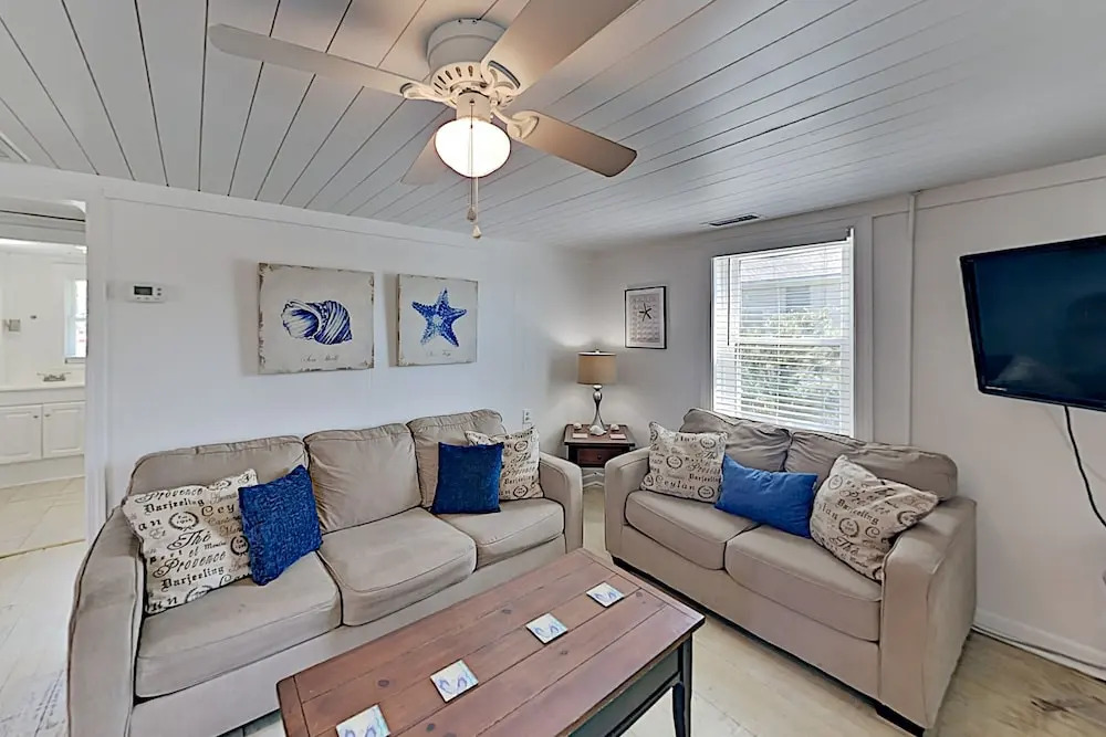 810earu2 2 Bedroom Duplex