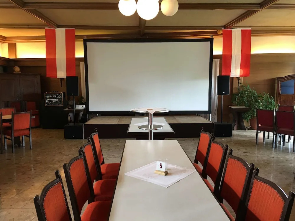 Hotel Pension Löwen nahe Feldkirch - günstige Zimmer für Urlauber, Firmen und Monteure