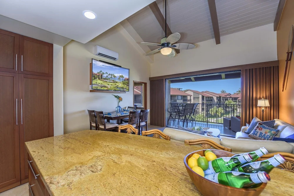 Papakea H404 3 Bedroom Condo by RedAwning