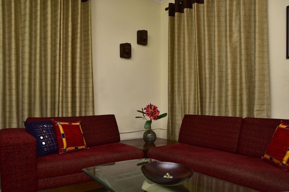 Woodpecker - 2 Bedroom Service Apartment